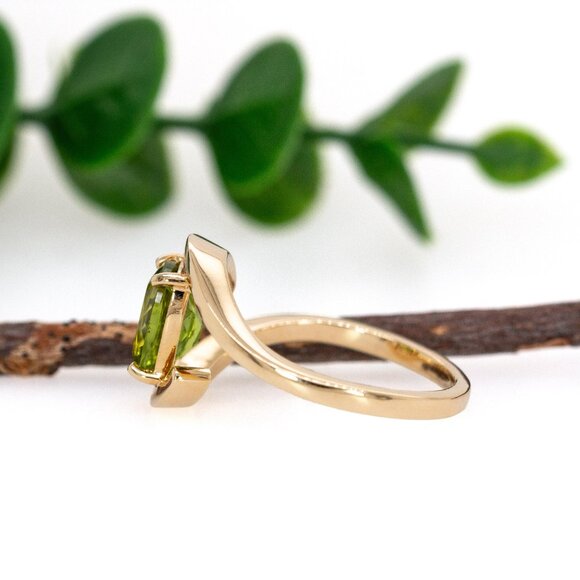 2.1cts Peridot Ring in 14K Solid Gold | Solitaire Ring | Bypass Shank - Picture 6 of 8